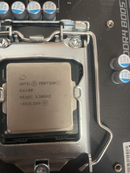 плата MSI B250M BAZOOKA PLUS+pentium G4400+m-sata 128 gb socket: 1151