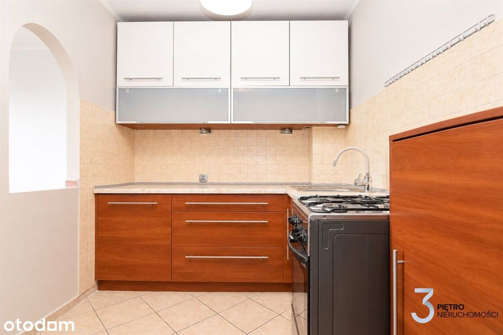 Centrum, 2 pokoje, do odświeżenia