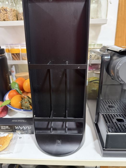 Maquina Cafe Nespresso Lattissima Touch Black + Aeroccino 4 + suporte