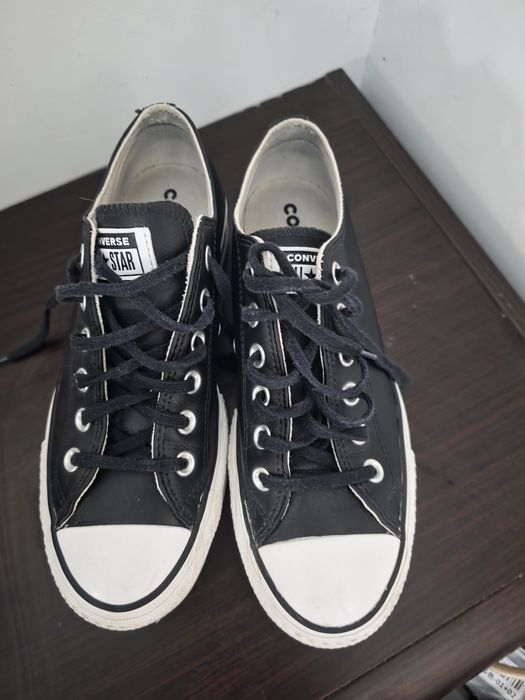 Czarne skórzane converse na platformie