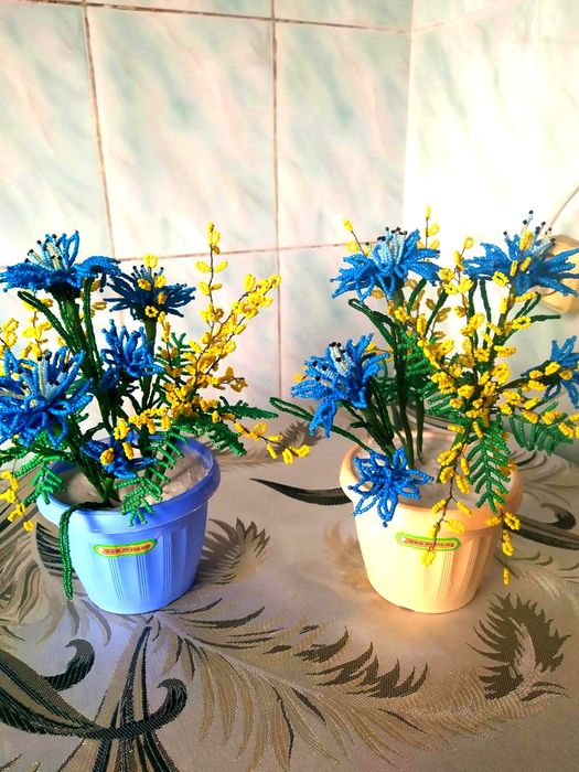 Весняні квіти із бісеру