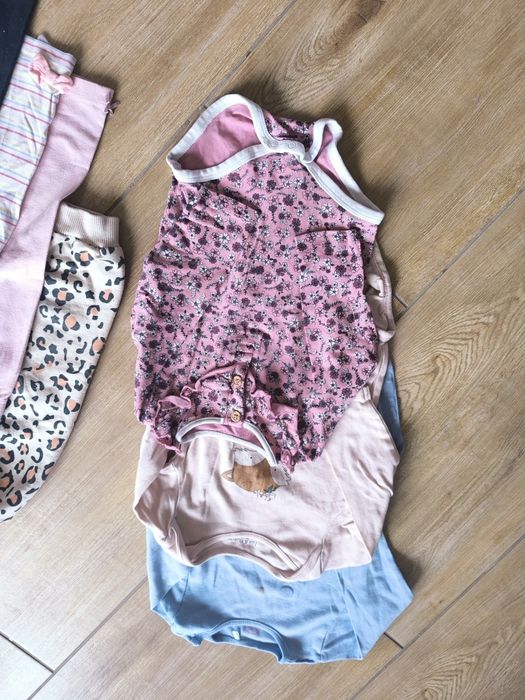Ubrania dla dziewczynki 80 body spodnie bluzy
