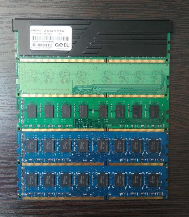 оперативна пам'ять  4Gb DDR3
