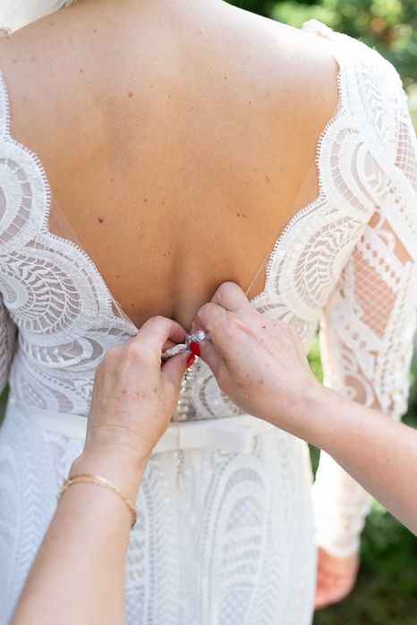 Koronkowa suknia ślubna