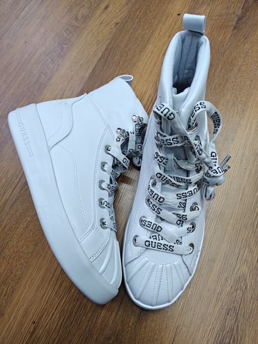 Wysokie trampki GUESS 38