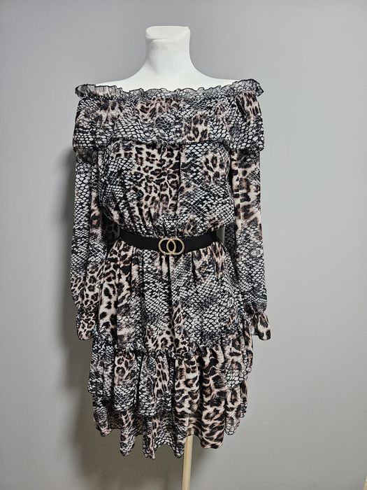 Sukienka z odkrytymi ramionami, wzór panterka i wąż  38-M