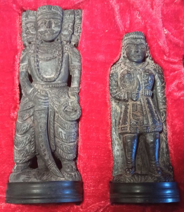 Peças de xadrez de guerra em madeira