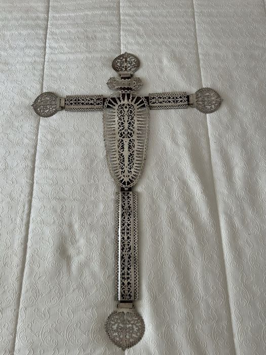 Cruz Processional Indo-Portuguesa  em prata e sissó, -Séc XVII/XVIII