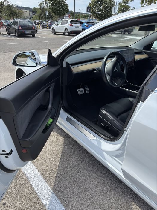 Tesla Model 3 — fotografia 6
