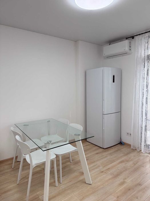 Оренда 1 кімнатна Манхетен!Видова на Озеро!