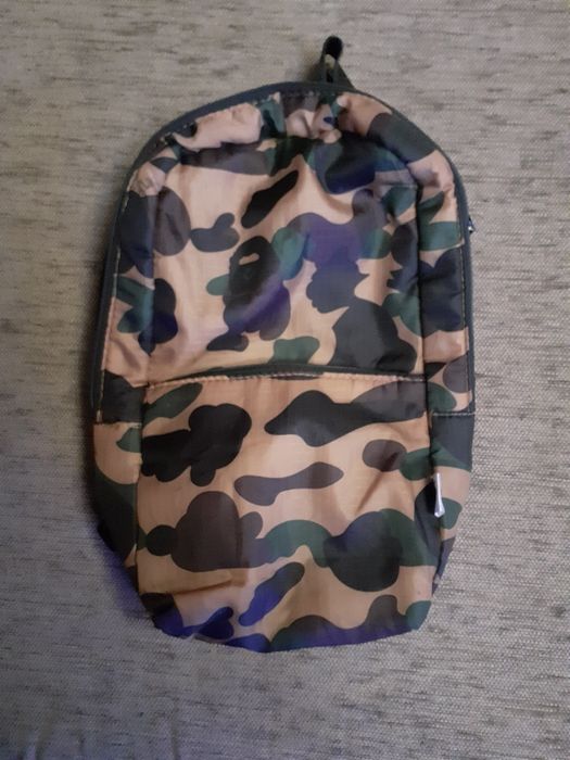 Mala BAPE - Acessório HYPEBEAST