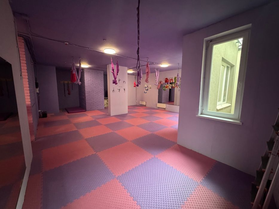 Приміщення 95.5 м.кв. в Крона парк 2