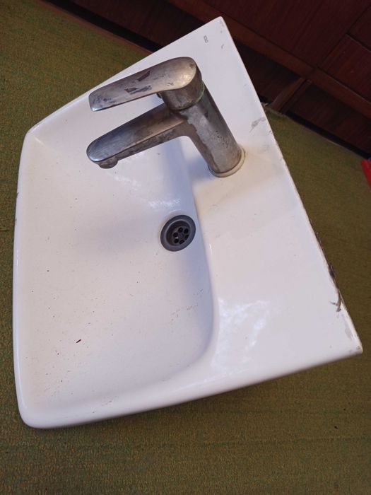 Умывальник KOLO в сборе