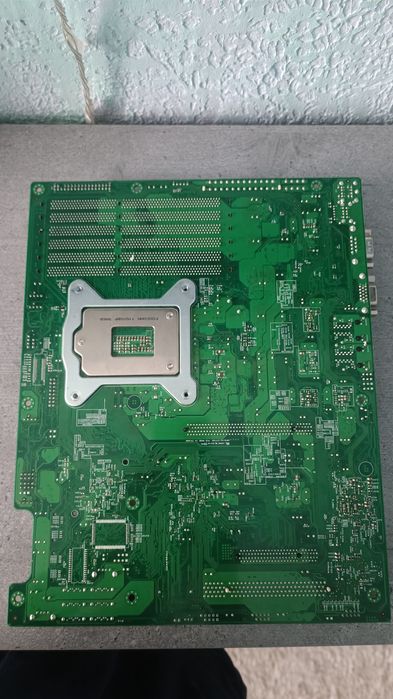 Материнская плата Supermicro X8SIE-F б/у