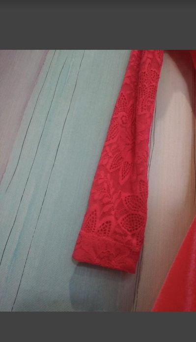 Кораллловое бальное платье