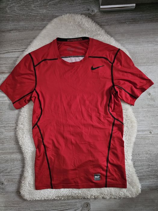Koszulka Nike Pro Combat Hypercool Dri- fit Rozmiar S Czerwona t shirt