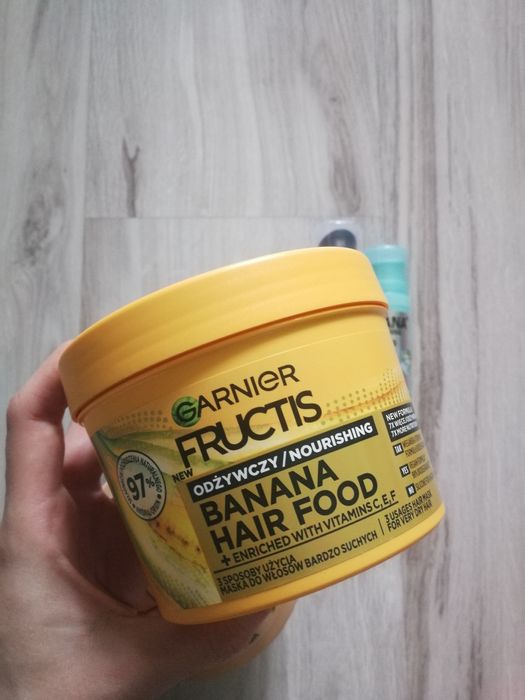 Zestaw kosmetyków Garnier: bananowa maska do włosów + płyn micelarny