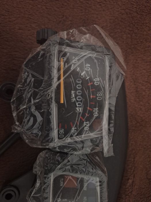 Vendo conta quilómetros e conta rotações Yamaha dtr DT XT/ manómetros