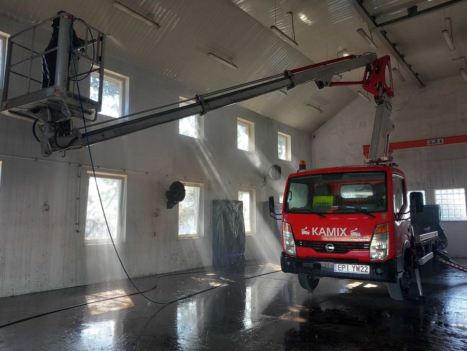 Usługi/wynajem zwyżka/podnośnik koszowy {wycinka drzew} do 26m