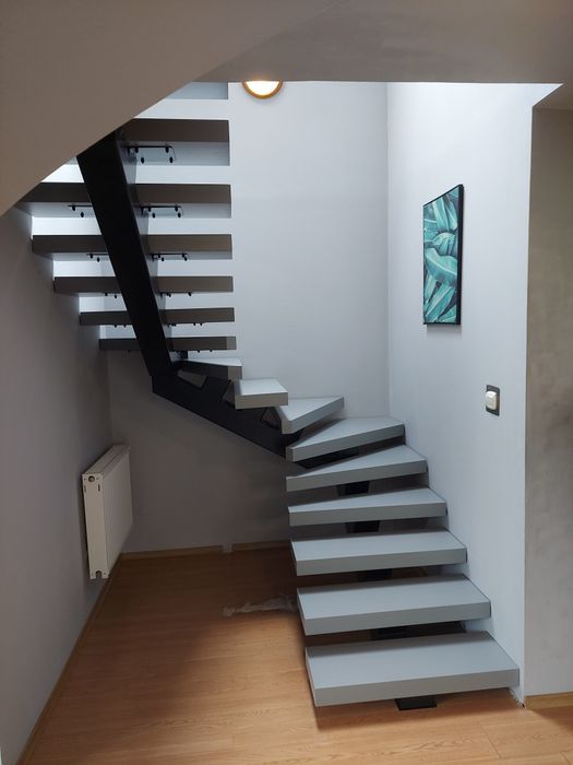 SCHODY DREWNIANE, dywanowe, samonośne, półkowe, metalowe, strychowe