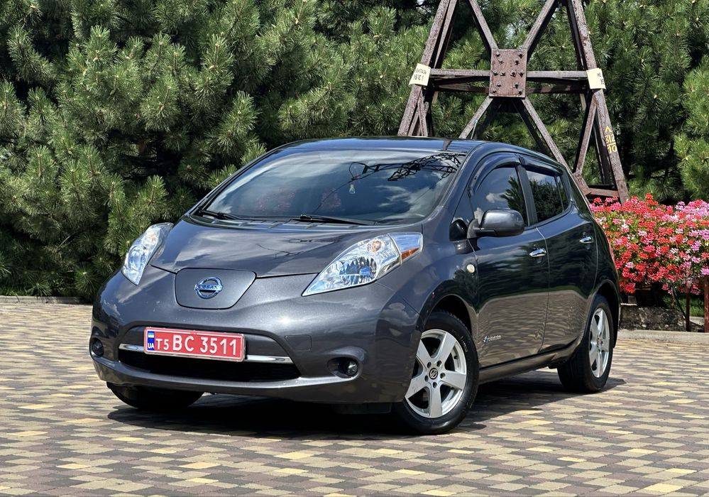 Nissan Leaf продається електромобіль Нісан Ліф в дуже хорошому стані, чистий , доглянутий , без технічних вкладень