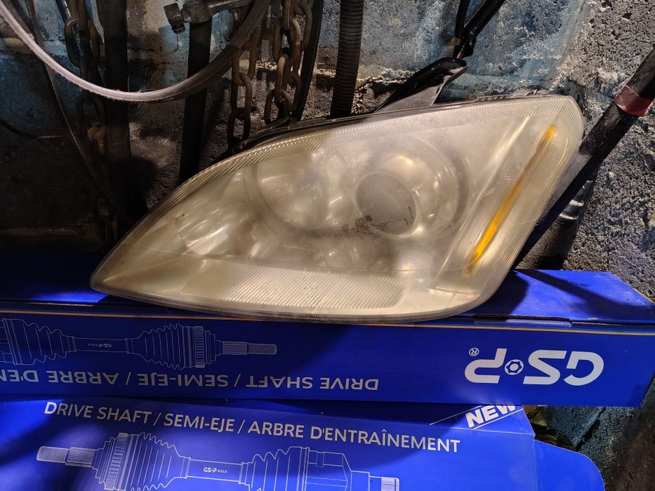 Lampa lewa przednia przód Ford C-Max mk1 ksenon