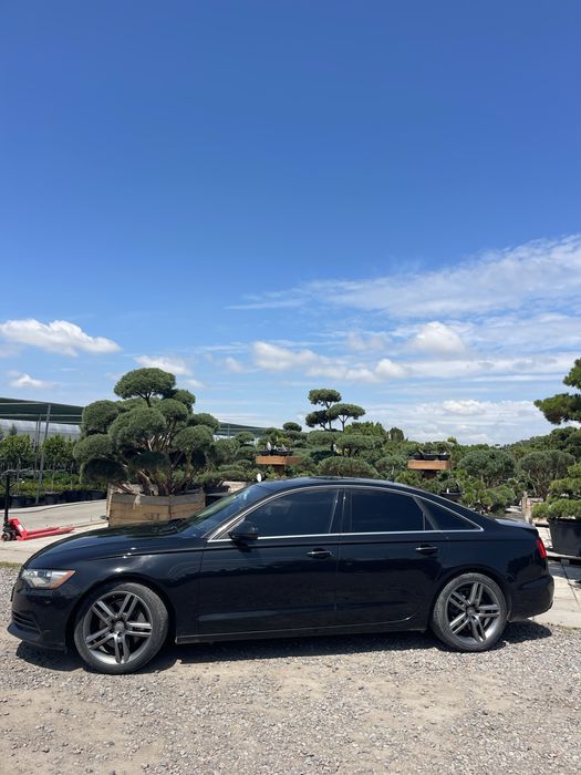Автомобіль Audi A 6