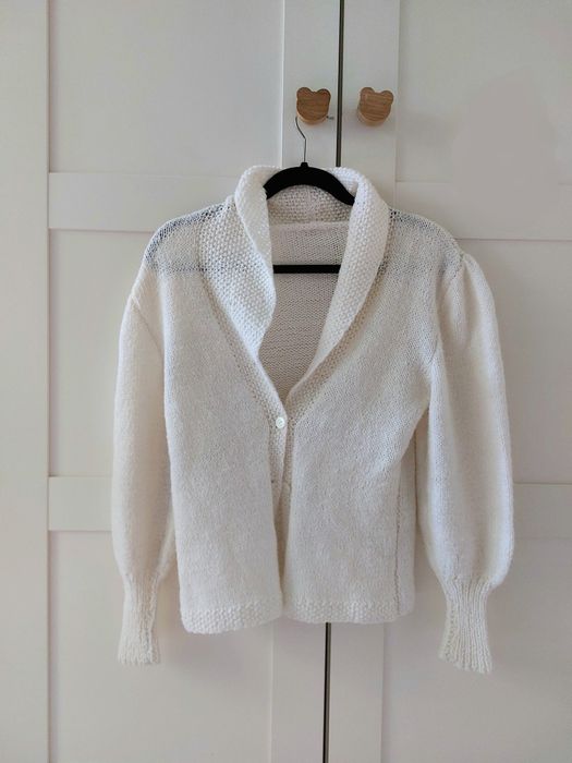 Biały wiązany sweter-kardigan plus drugi gratis