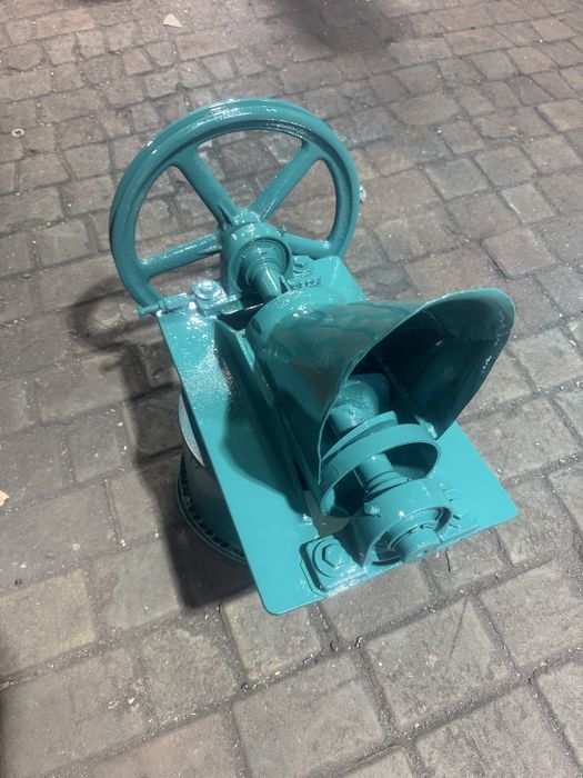 Шнековий подрібнювач гілок до мотоблока.