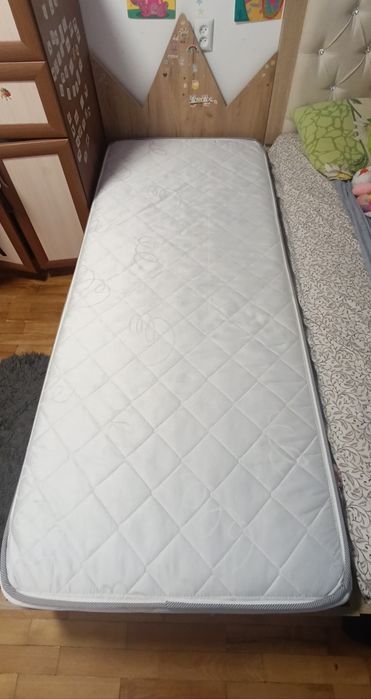 Дитяче ліжко з матрацом