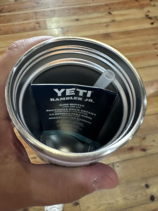 Garrafa termica Yeti nova