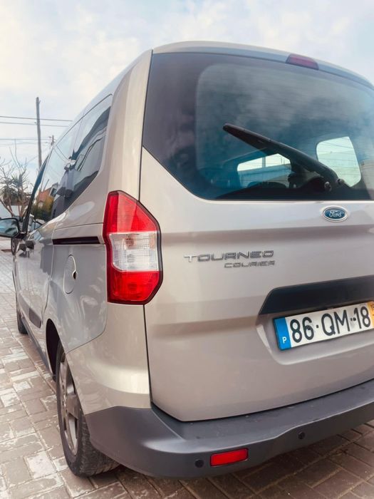 Ford Tourneo Courier 1.5TDCi 

POSSIBILIDADE DE CRÉDITO .
Exemplo apro
