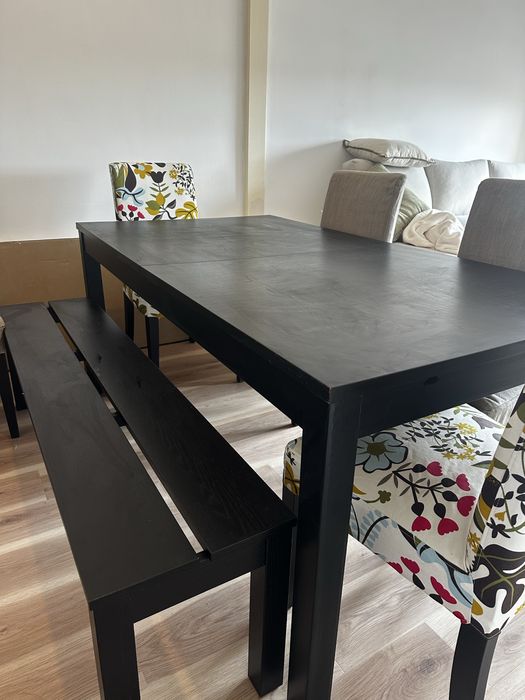 Banco madeira cor castanho preto. Medidas: 1,58*36 Modelo: Bjursta