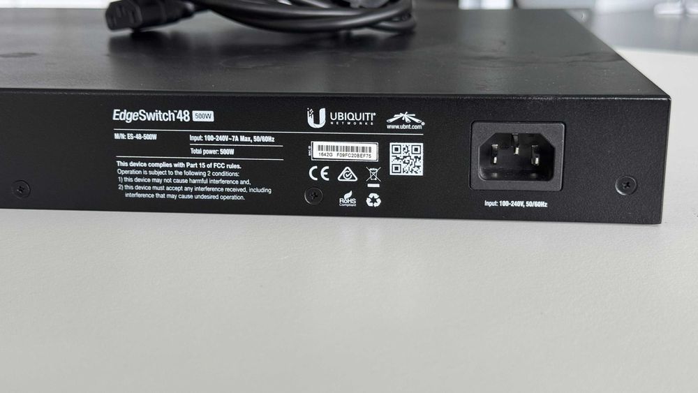 Switch Ubiquiti (ES-48-500W) - 48 portas Gigabit