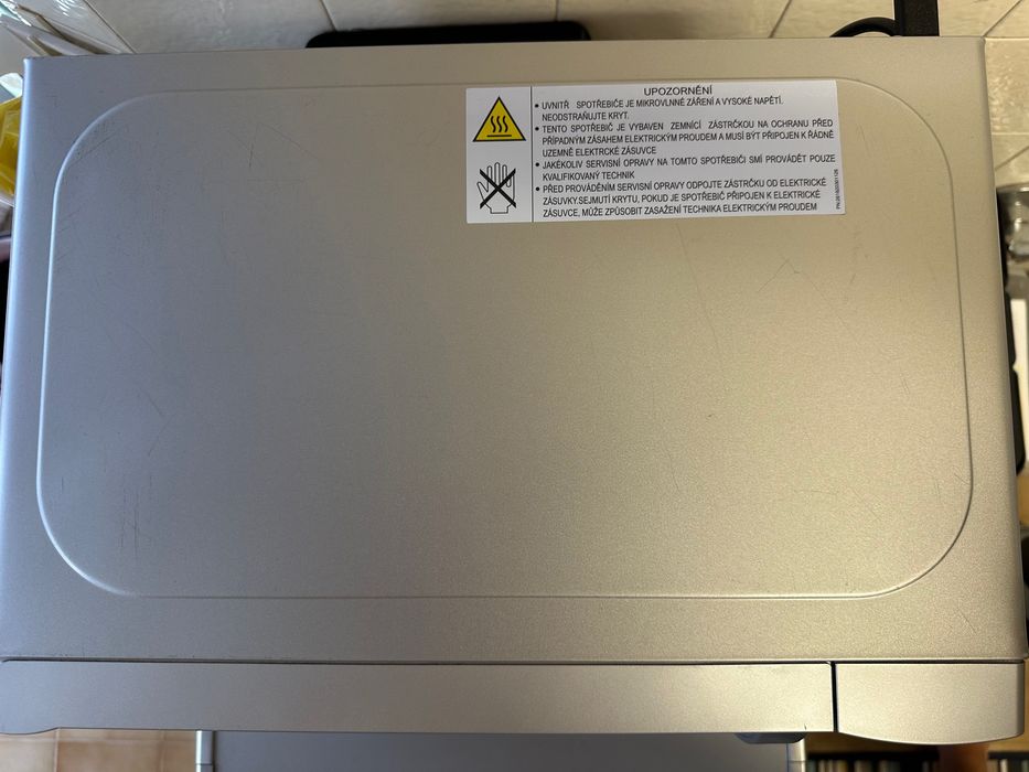 Microondas Candy CMXW 20 DS em Excelentes Condições