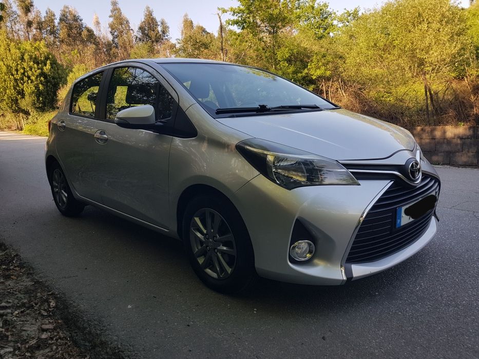 Toyota yaris 1.4 D4D * como novo  *caixa de 6velocidades*
