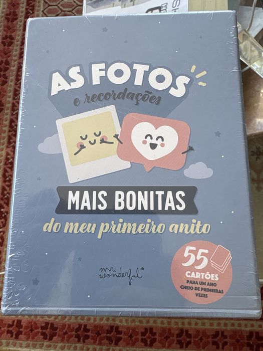 Fotos e recordações bebe. Cartões para as primeiras fotografias