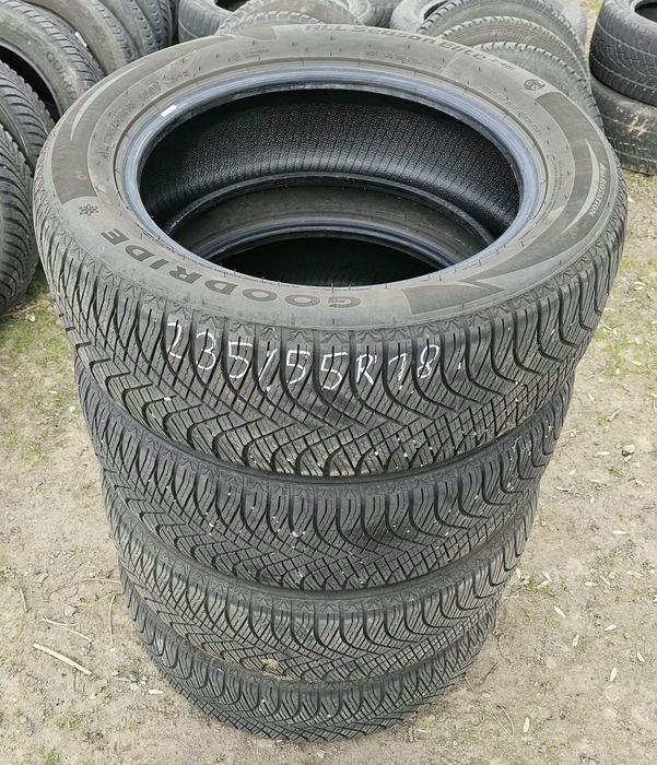 Opony wielosezonowe Goodride 235/55R18 100V