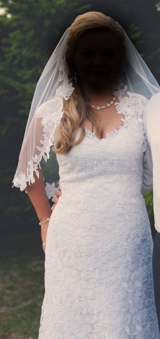Sukienka ślubna z gipiury romantyczna