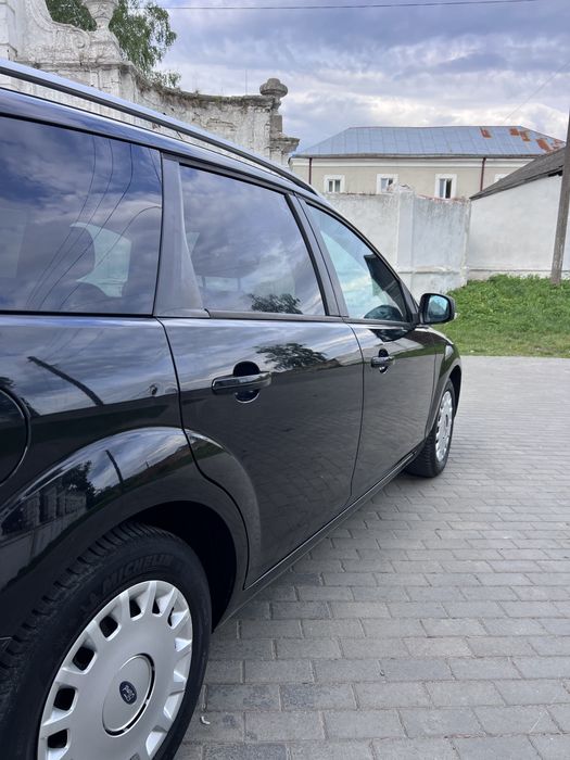 Продам авто Ford Focus 2008