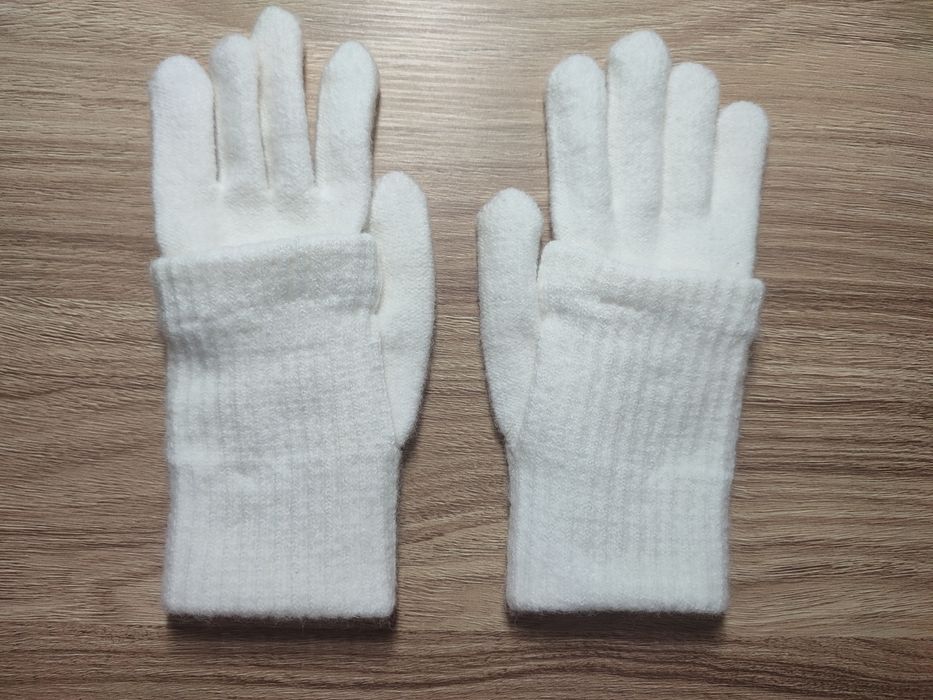 Нова шапка і рукавички