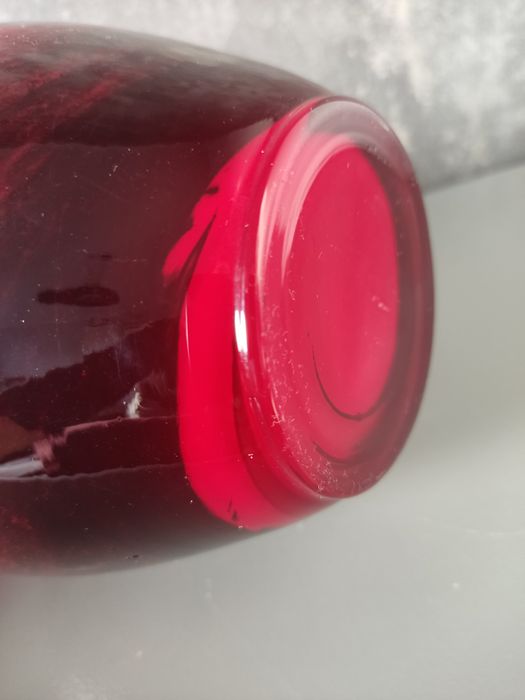 Vintage Vase Karmazynowy wazon artystyczne szkło warstwowe ręcznie wyk