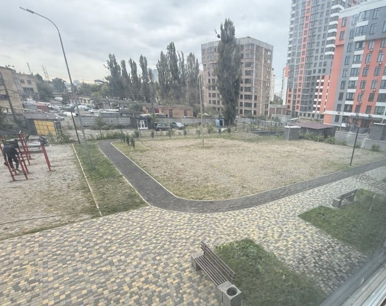 Продам 2-х ком. квартиру 67м.кв. ЖК Бережанский ул.Гулака 4. Оболонь.