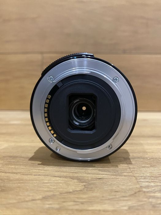 Объектив Sony E PZ 16–50mm f/3.5–5.6 OSS