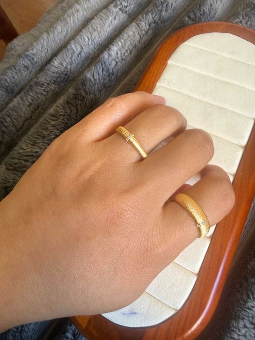 Anel Largo em Prata 925 Dourada Escovada – Par Empilhável ring 17.3mm