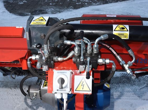 Łuparka hydrauliczna pozioma do drewna