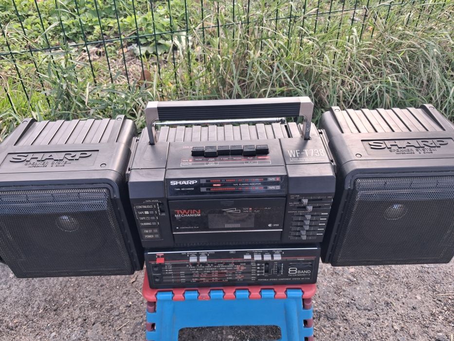 Продам магнитолу Sharp WF-T738