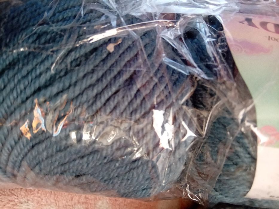 Wełna merynos 98%, 50g.