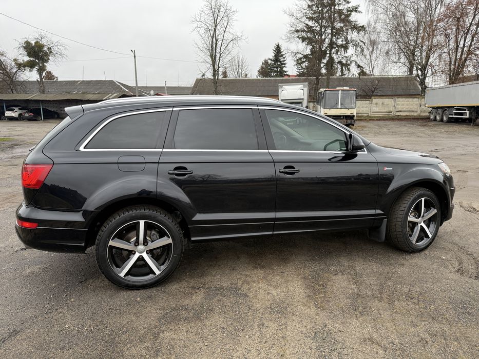 Продаж авто Ауді Q7