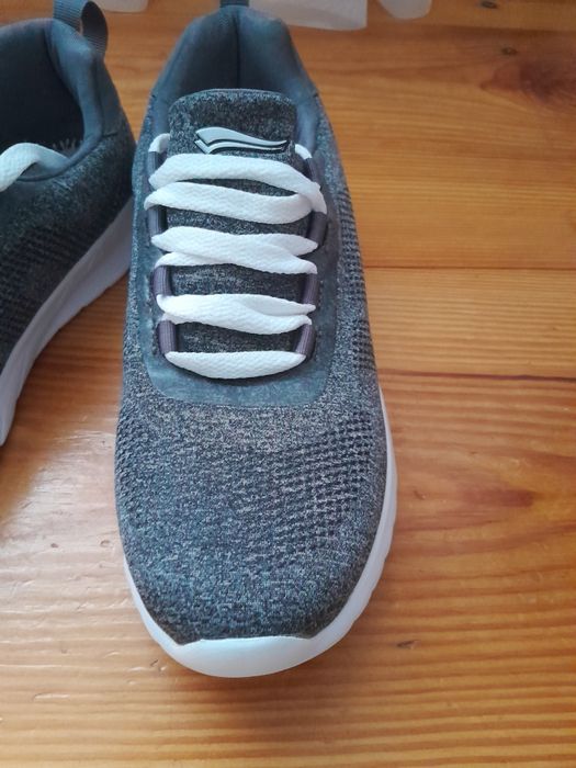 Кросівки - 38 розмір